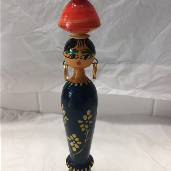 Vintage Hand crafted Peg Dolls - Picture 4 of 7